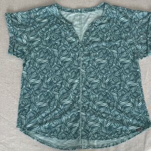 L.L. Bean short sleeve shirt size large petite for outdoor hiking casual